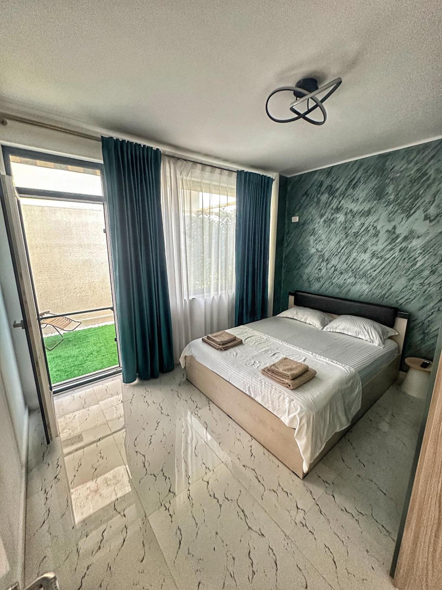 Mamaia Nord - *